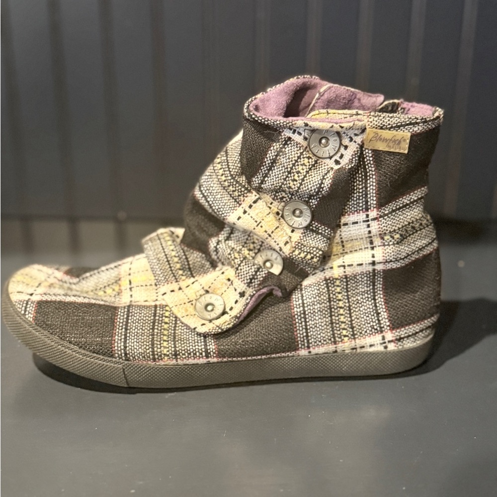 Blowfish Plaid Flannel Hobbit Ankle Boots Sz 7.5 equivalent - Picture 4 of 11